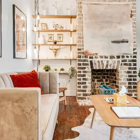 3-Bedroom Loft On Savannah'S Prettiest Street!